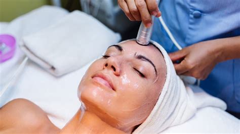 Microdermabrasion: Process And Its Side Effects | OnlyMyHealth