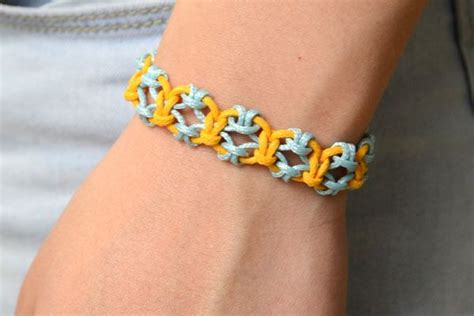 How to Knit a Friendship Bracelet with Lark's Head Knots | Diy friendship bracelets tutorial ...