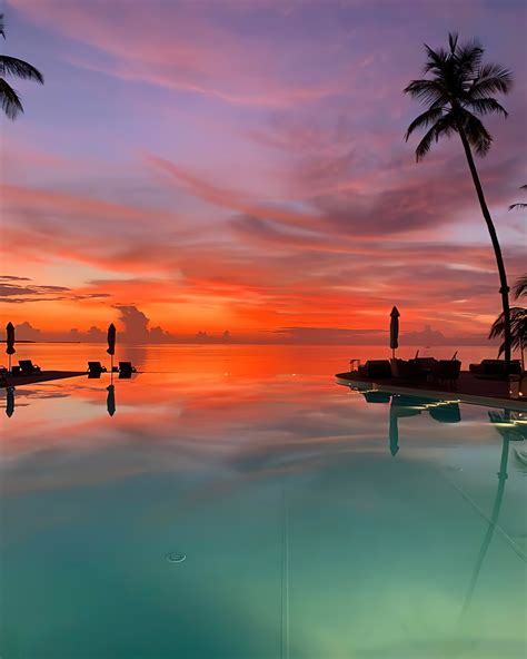 Baglioni Resort Maldives – Maagau Island, Rinbudhoo, Maldives – Pool Sunset – TRAVOH