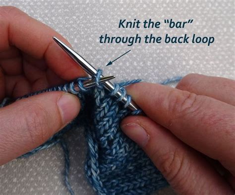 How to M1L and M1R and remember which is which!! | Knitting stitches, Easy knitting, Knitting basics