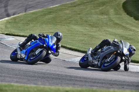 2021 Yamaha YZF-R1 & R1M [Specs, Features, Photos] | wBW