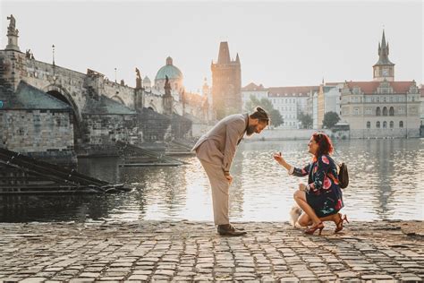 50 Surprise Proposal Reactions Guaranteed to Melt Your Heart ...