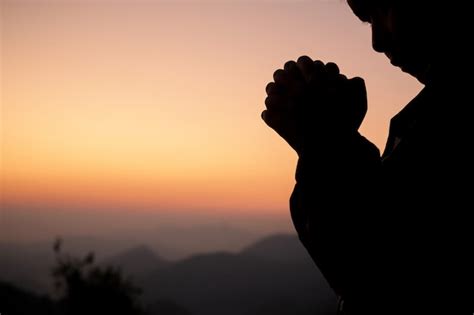 Praying Images - Free Download on Freepik