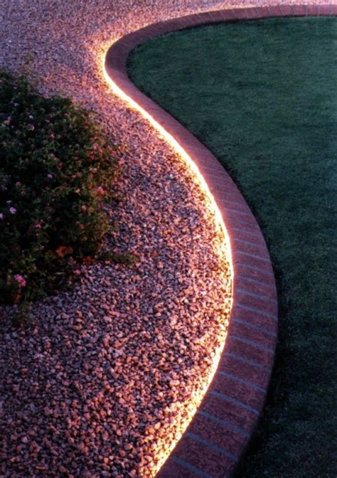 bordillo con led Lighting Your Garden, Diy Outdoor Lighting, Backyard Lighting, Modern Lighting ...