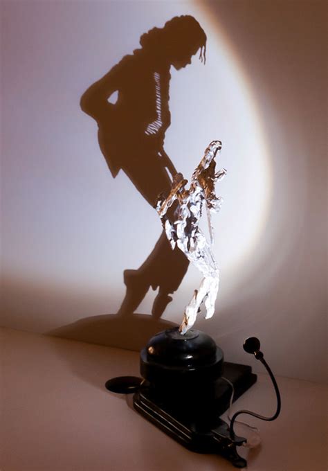 40 Creative Shadow Art Illusions [Photos] - Hongkiat