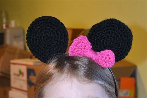 Crochet in Color: Minnie Mouse Ears