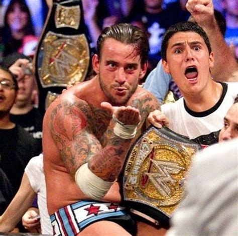 CM Punk Leaves Chicago As WWE World Heavyweight Champion | Wwe pictures ...