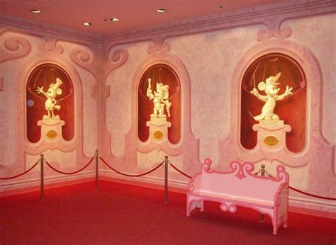 GREAT MURAL lobby of Tokyo Disneyland's Mickey Mouse Revue. Disney Word ...