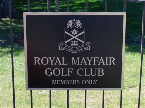 Golf Course Signs | Directional sign, Golf courses, Business signs