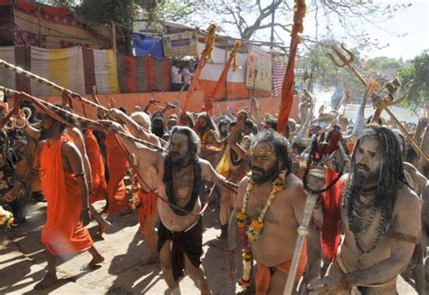 Kumbh Mela: Naga sadhus kick off festival with a holy bath | Hindustan ...