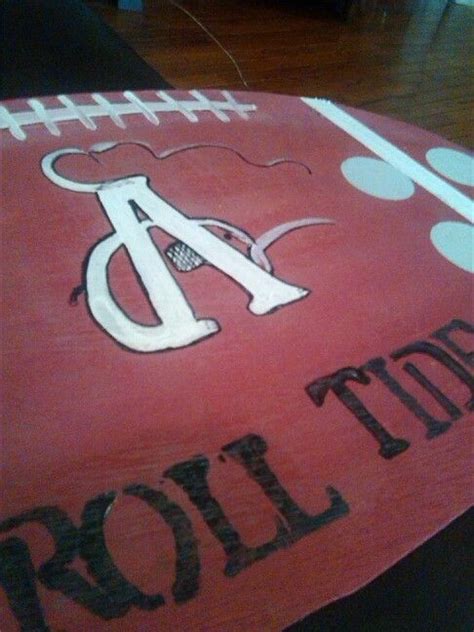 Just a closer look at my painted Alabama football door hanger..I really enjoyed painting this ...