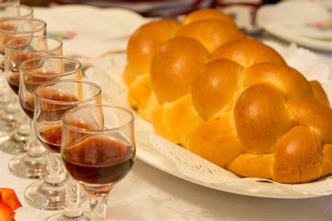 How to Host Shabbat Dinner | My Jewish Learning