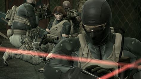 New Metal Gear Solid 4 Screens Sneak Out