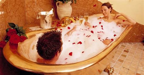 2012 Valentine's Day ideas: Romantic Bath Ideas, Romantic Bubble Bath ...