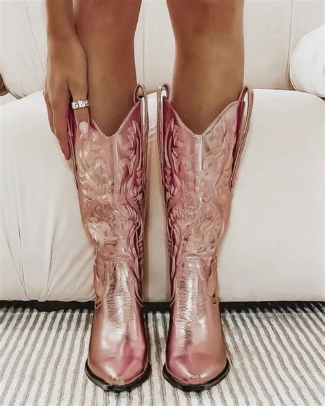 Stylish Pink Cowgirl Boots for a Western-Inspired Look