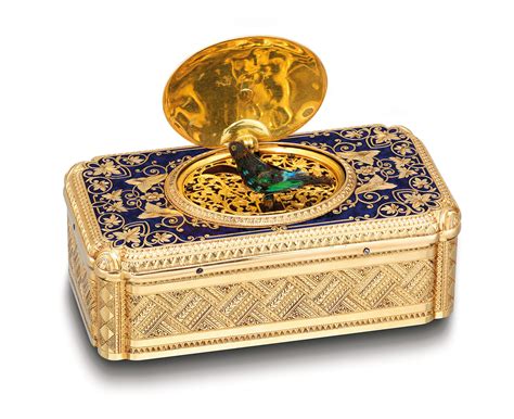 SWISS. A FINE AND RARE 18K GOLD, ENAMEL AND DIAMOND-SET SINGING BIRD BOX , CIRCA 1840 | Christie's