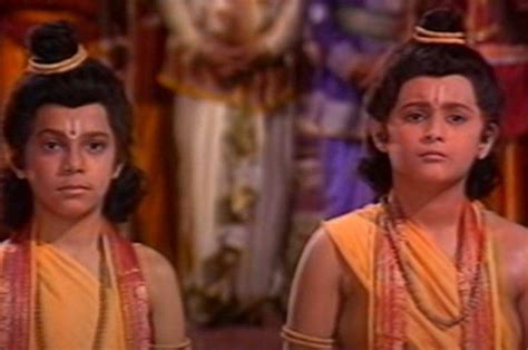 Hum Katha Sunaate Ram Sakal Gun Lyrics - Luv Kush Ramayan Katha