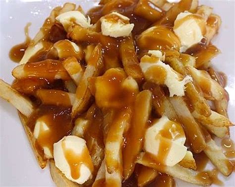 Beef Gravy and Cheese Poutine Recipe | SideChef