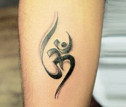 om tattoos Ohm Tattoo, Tattoo Fonts, Neck Tattoo, God Tattoos, Body Art ...