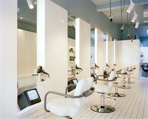 The Klinik Hair Salon / Block Architecture | ArchDaily