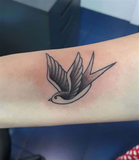 Pin de Tattoo Center en Tatuajes | Tatuajes de golondrinas, Tatuajes ...