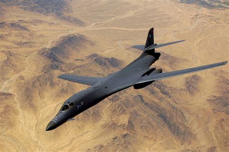 How the B-1 Lancer Bomber Became An ISIS Killer | The National Interest