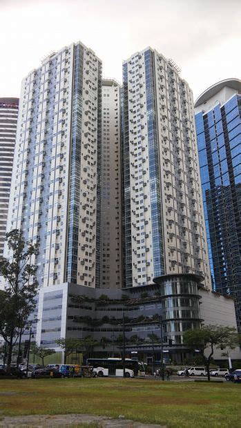 Affordable Fort Victoria BGC condo 2br 40sqm rent to own RFO Bi-level