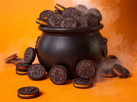 OREO Cookie on Twitter: "These OREO BOO! Cookies just put a spell on us ...