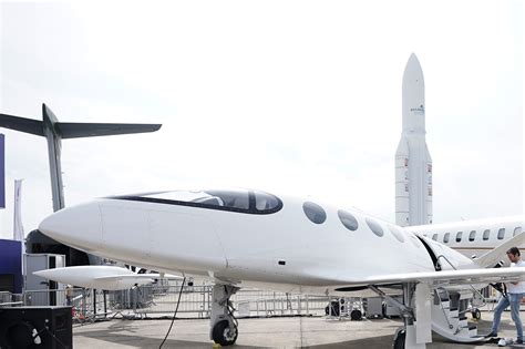 Why Electric-Powered Airplanes Are Headed for Takeoff: QuickTake ...