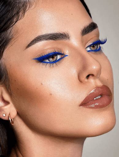 Best Blue Eyeliner Looks - 10 Ways To Try Them - MyGlamm