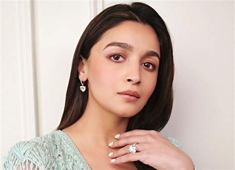 Alia Bhatt shines as bright as her solitaire ring in her latest Instagram post : Bollywood News ...