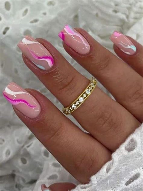 28+ Trendy Swirl Nail Designs To Try Out This Summer