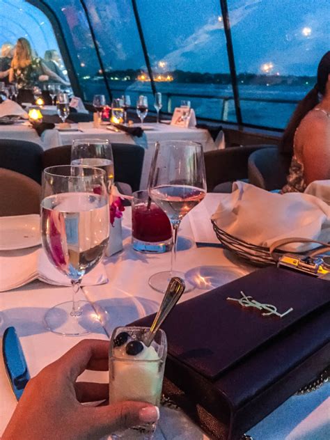 Luxury Dinner Cruise in New York with Bateaux New York – Luxury Voyager