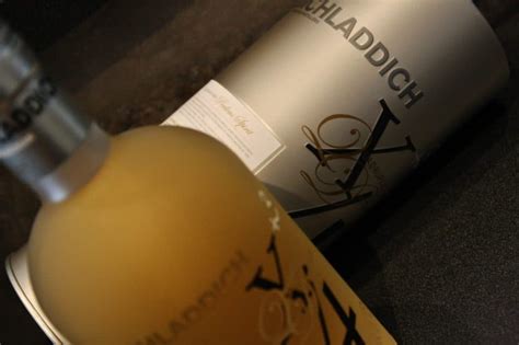 Bruichladdich X4 Quadrupled Whiskey: Πιο εύκολα το προφέρεις, παρά να το πιείς! - Taste and ...