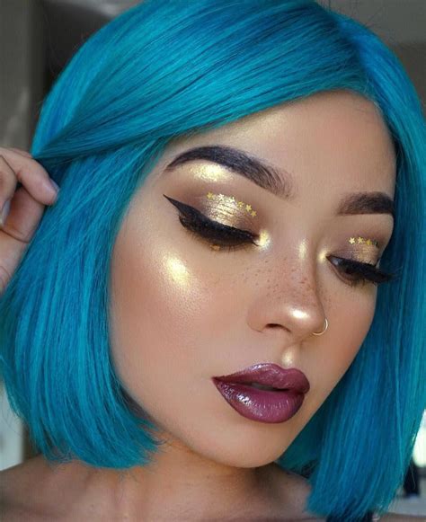Marylia Scott on Instagram: “Should I do a glittery cut crease next? Or try something else with ...
