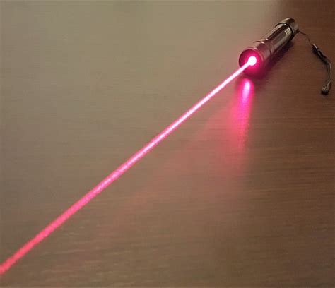 Powerful Red Laser Pointer 300mW Bright Strong Beam 650nm – Zeus Lasers