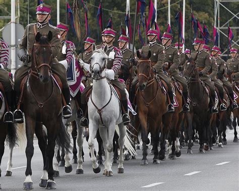 Poland marks Army Day with parade, call for US military base