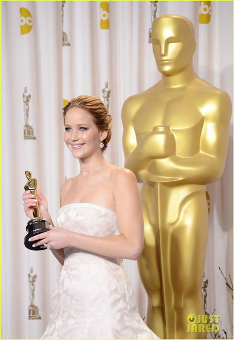 Welcome to District 12: Jennifer Lawrence Oscar 2013 Roundup