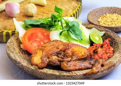 5 Ayam Lalapan Malang Images, Stock Photos & Vectors | Shutterstock