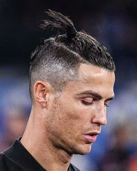 Cristiano Ronaldo Hairstyle: A Guide To His Iconic Look - Wall Mounted ...