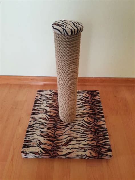 15 Easy DIY Cat Scratching Post Plans (Make a Cat Scratcher)