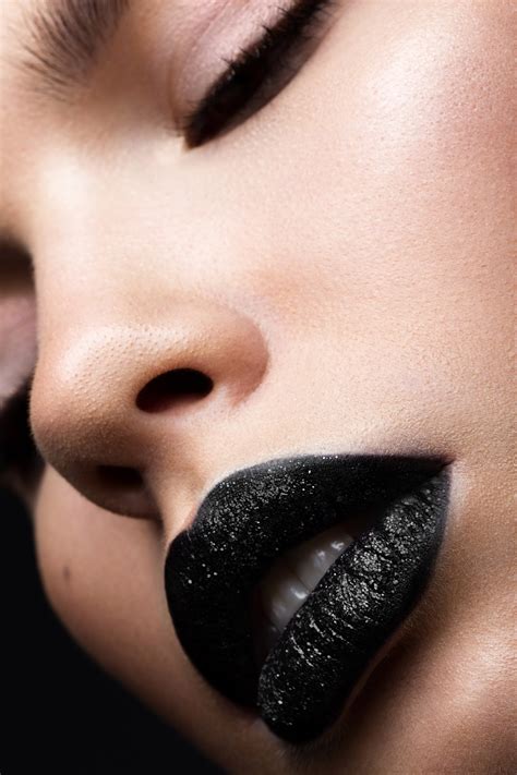Black Lipstick Is Winter's Hottest Lipstick Trend, According to Pinterest | Allure