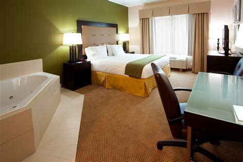 16 BEST Hotels with HOT TUB in Room in Jacksonville, FL ️