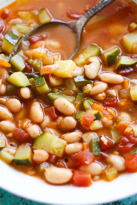 White Bean and Zucchini Soup