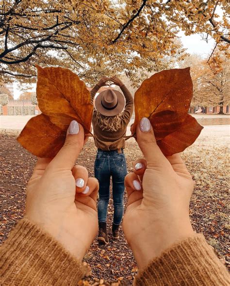 20 Creative Fall Photoshoot Ideas - Fall Photography Inspiration