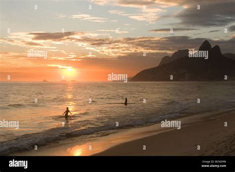 The Sunset at Ipanema beach, Rio de Janeiro Stock Photo - Alamy