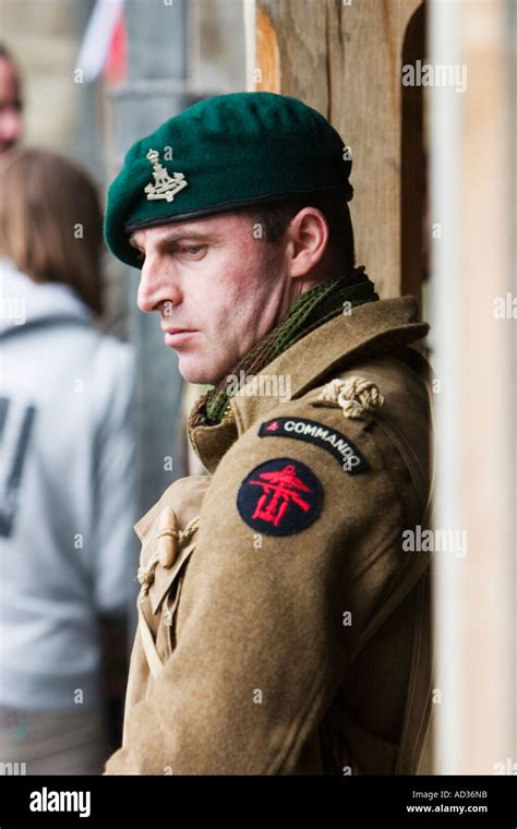 WW2 British Commando soldier at reenactment weekend Stock Photo: 7593946 - Alamy