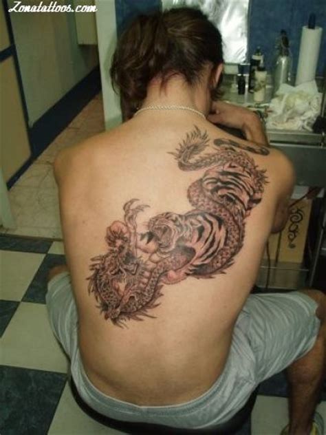 Tatuaje de Dragones, Tigres, Espalda