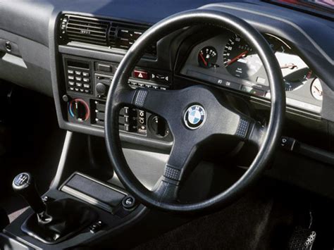 Giant test 1986 BMW 333i E30 - Drive