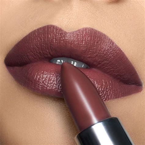 Here, learn how to get flawlessly vivid, bold lips, plus look for the best powder specks for ...